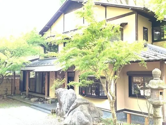 Yufuin Kinrinko Kadan