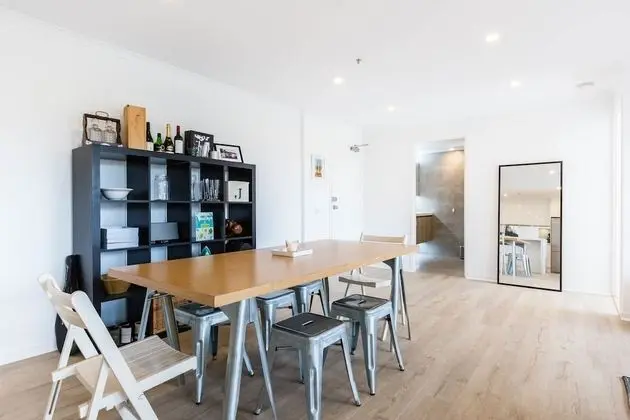 YUKI, 1BDR Melbourne Apartment - Oda Düzeni