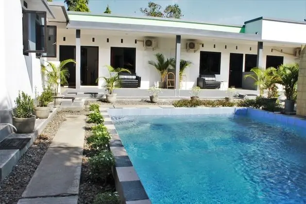Yuliana Homestay - Havuz