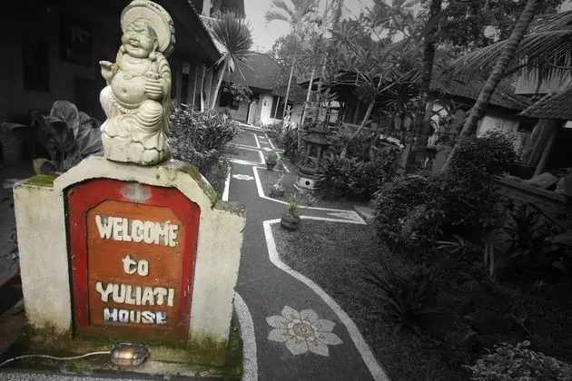 Yuliati House - Dış Mekan