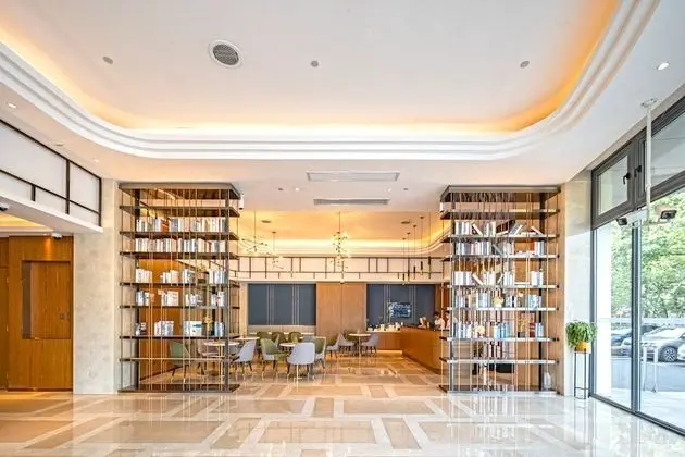 Yunfei Hotel