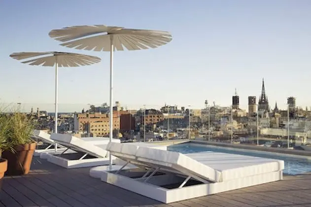YURBBAN TRAFALGAR HOTEL