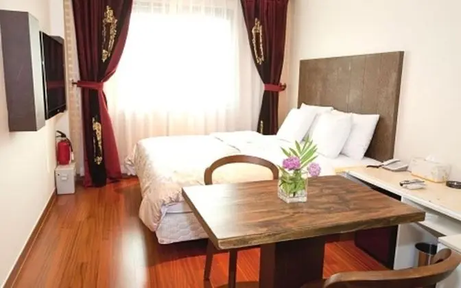 Yuwon Hotel