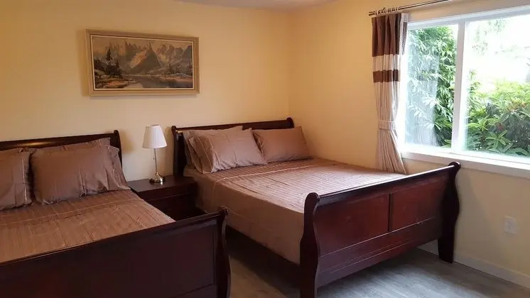 YVR Vickie’s Bed and Breakfast - Öne Çıkan Resim