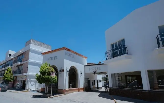 Hotel Zacatecas Courts