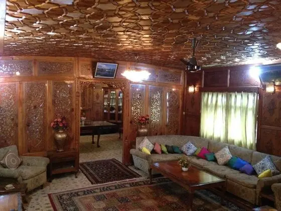 Zaffer Group of Houseboats - Lobi