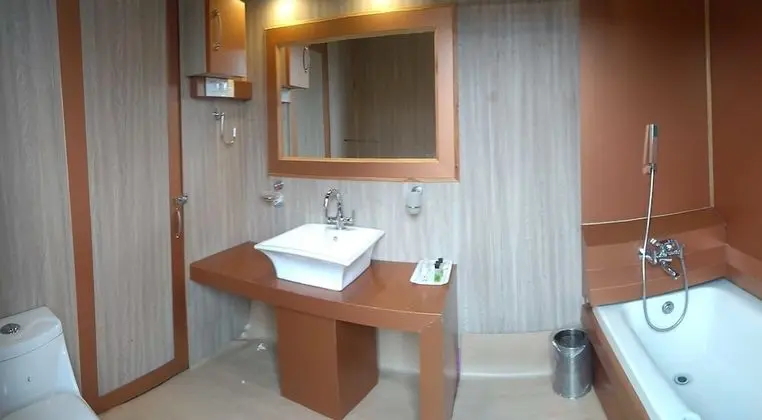 Zaffer Group of Houseboats - Spa