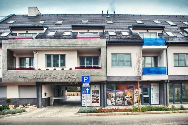 Zafír Apartmanház