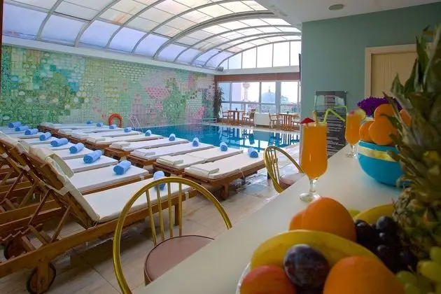 Zagreb Hotel - Havuz
