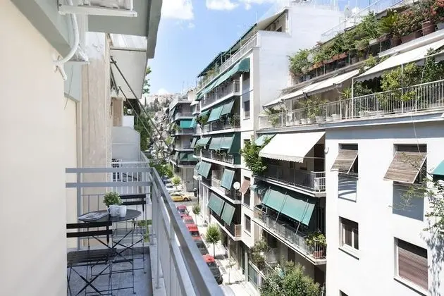 Zan Moreas A Simple & Minimal Apartment