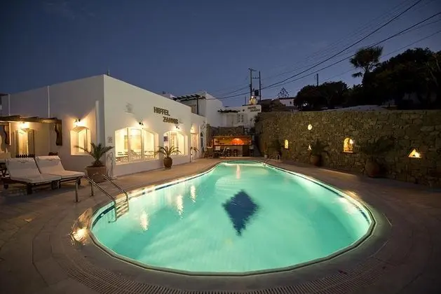 Zannis Hotel