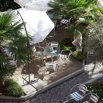 Zara Rooms & Suites