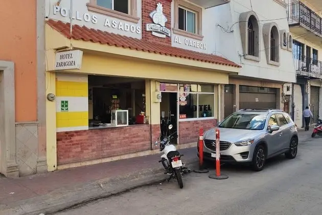 Hotel Zaragoza - Dış Mekan