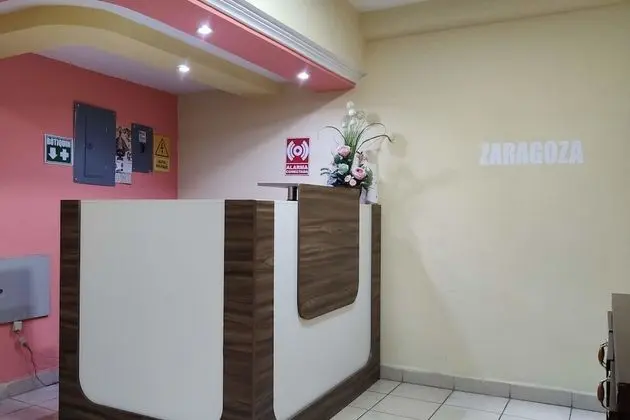 Hotel Zaragoza - Lobi