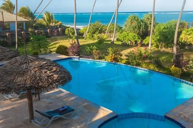 Zawadi Beach Villas - Havuz