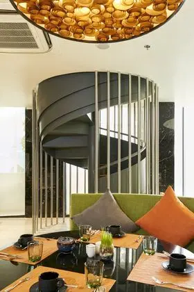 Zazz Urban Ho Chi Minh Hotel - Yeme / İçme