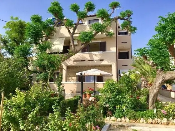 Zdenka - Garden Terrace - A3