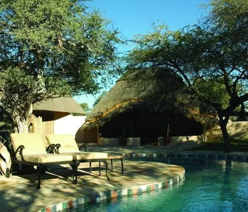 Zebra Kalahari Lodge - Havuz