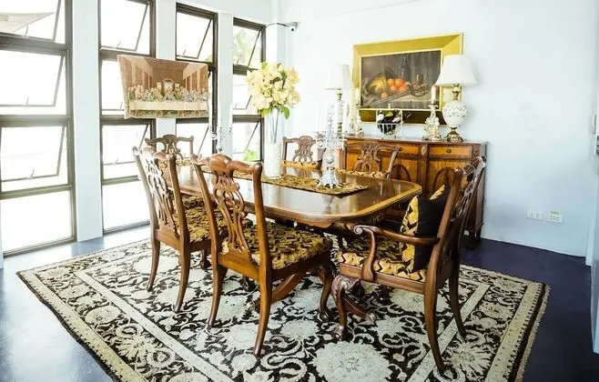 Zeller Court Apartelle - Yerinde Yemek