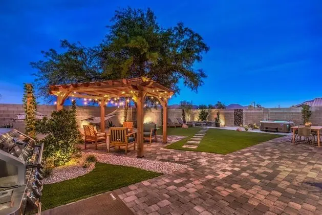 ZEN Retreat Jacuzzi Fire Pit BBQ Hammocks Patio Yoga Room Parking