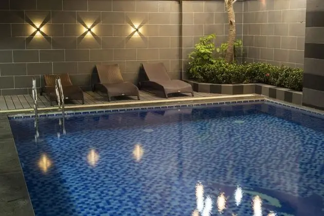 Zen Riverside Hotel & Residences - Havuz