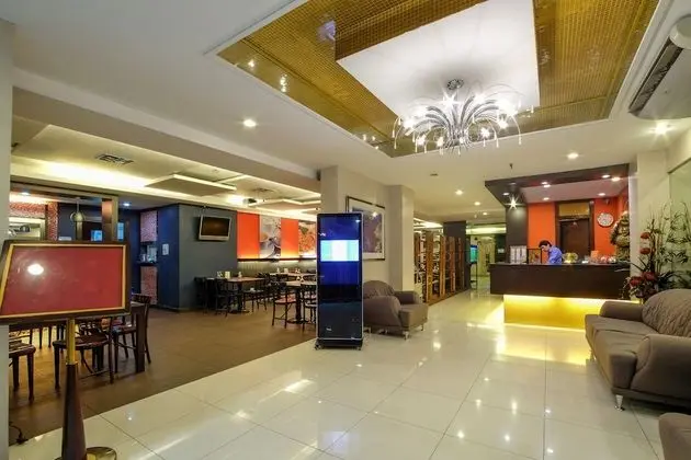 ZEN Rooms Basic Quezon V Mapa - Lobi