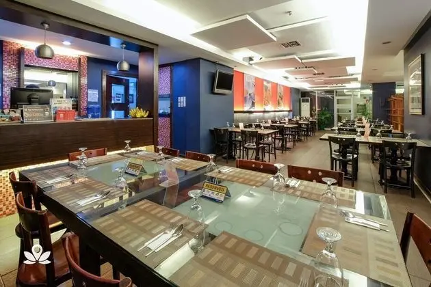 ZEN Rooms Basic Quezon V Mapa - Yerinde Yemek