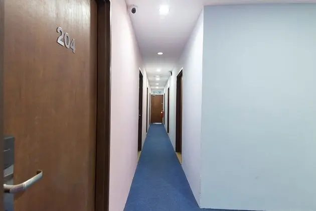 ZEN Rooms Colour Hotel - İç Mekan