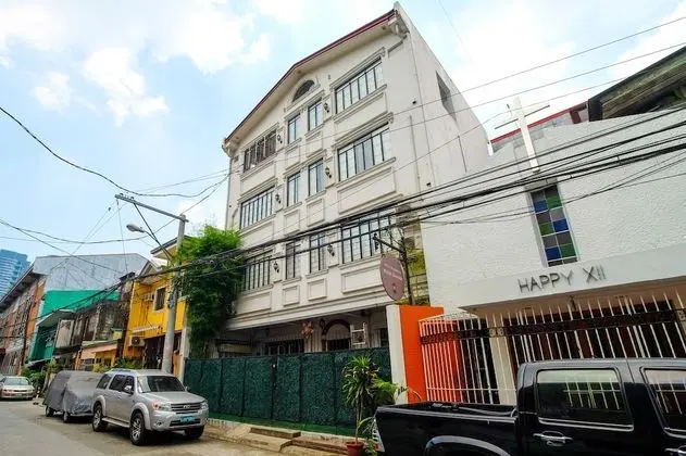 ZEN Rooms Makati Riverside