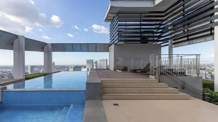 ZEN Rooms Vinia EDSA Q.C. - Havuz