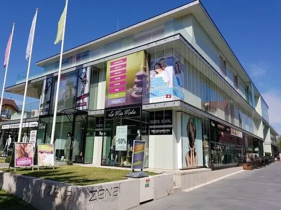 Hotel ZENA beauty & shopping center - Dış Mekan
