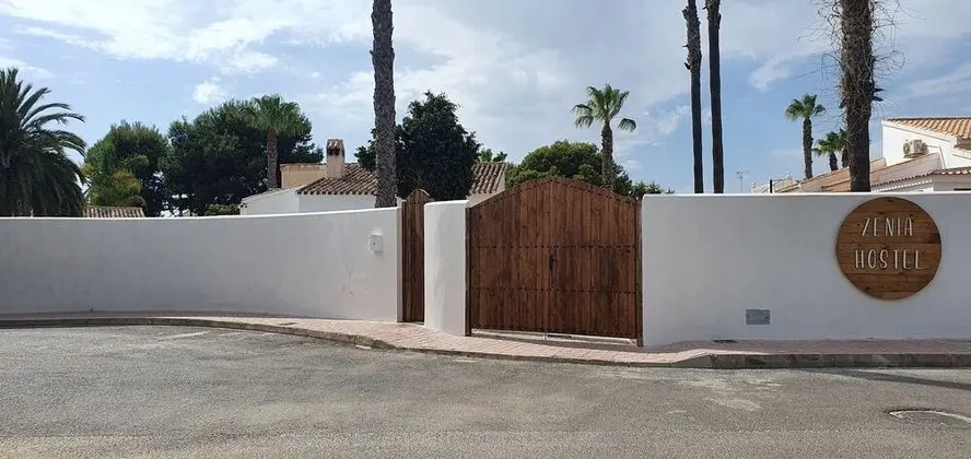 ZENIA HOSTEL - Dış Mekan