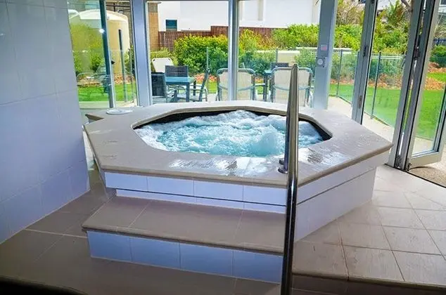 Zenith Ocean Front Apartments - Spa