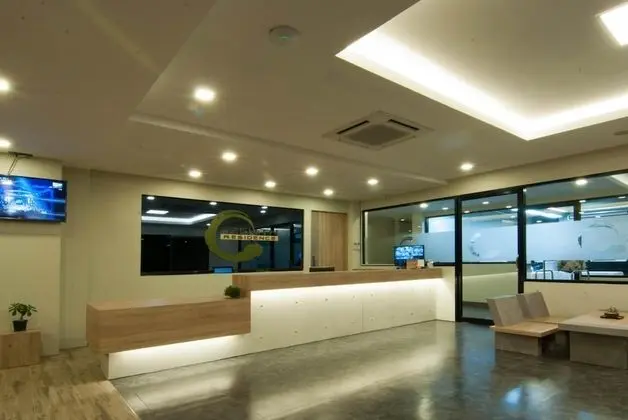 Zenith Residence Hotel - Lobi