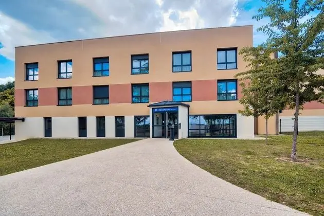 Zenitude Hôtel - Résidences Magny les Hameaux - Dış Mekan