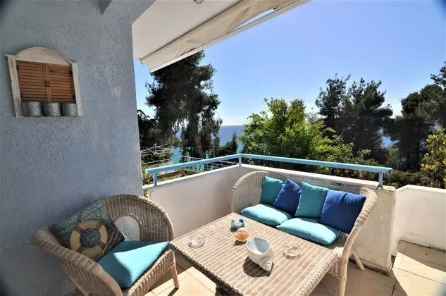 Zennova 15  Naftilos Family Summer House