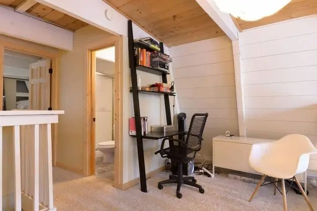 Zephyr by Avantstay Stylish Modified A Frame With Hot Tub Sleeps 6 w/ Access To Tahoe Donner - İç Mekan