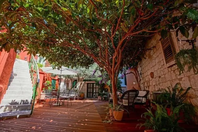 Zephyrus Boutique Accommodation