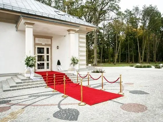 Zespol Palacowo-Parkowy w Dabrowce - Dış Mekan
