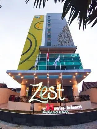 Zest Hotel Parang Raja Solo - CHSE Certified - Dış Mekan
