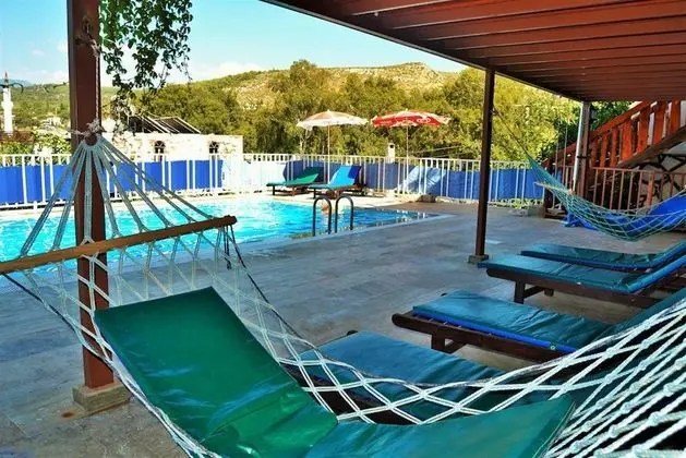 Zeybek 1 Pension