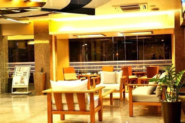 Zia Boutique Hotel - CHSE Certified - Lobi
