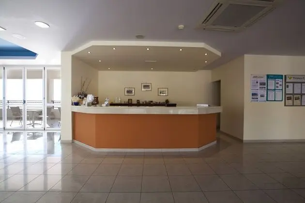 Ziakis Hotel & Studios - Lobi