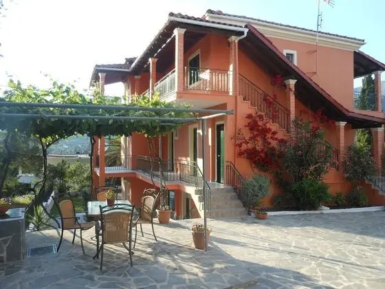 Ziogas Apartments - Dış Mekan