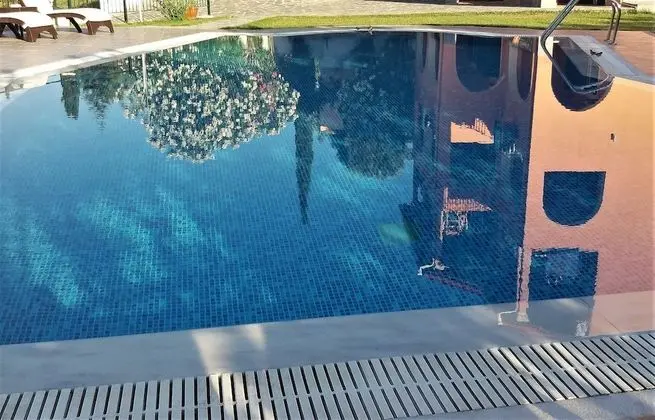 Ziogas Apartments - Havuz
