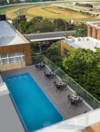 Zion A Luxurious Hotel Bangalore - Havuz
