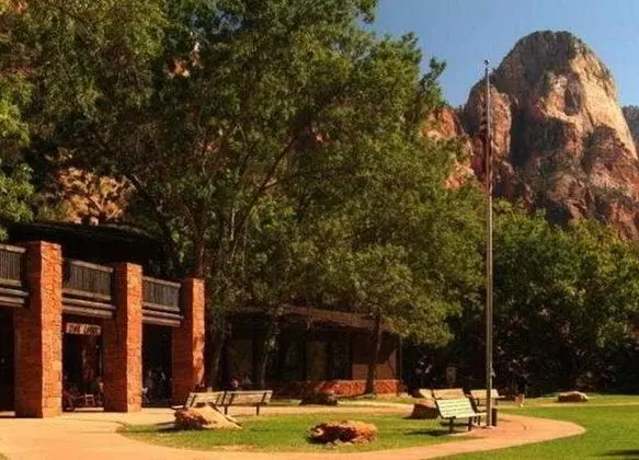 Zion Lodge