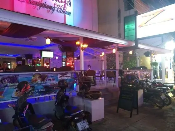 Zip Lounge & Apartments - Dış Mekan