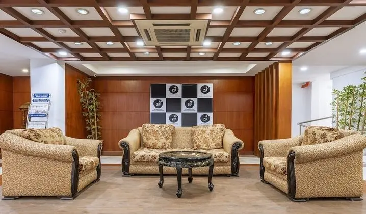 Zip by Spree Hotel Mangala International - Lobi