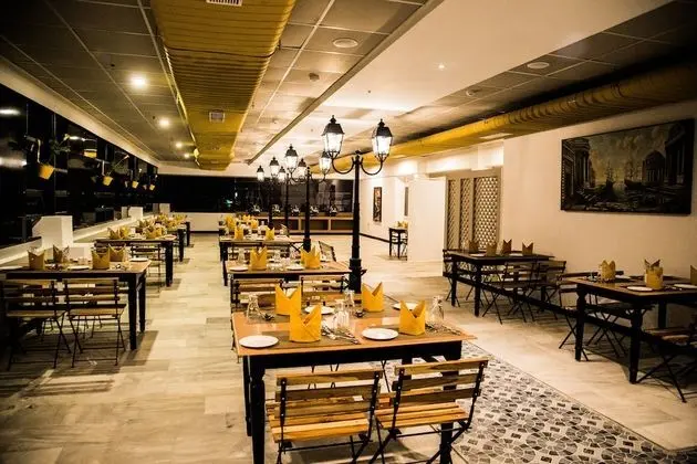 Zip by Spree Hotel Mangala International - Yerinde Yemek